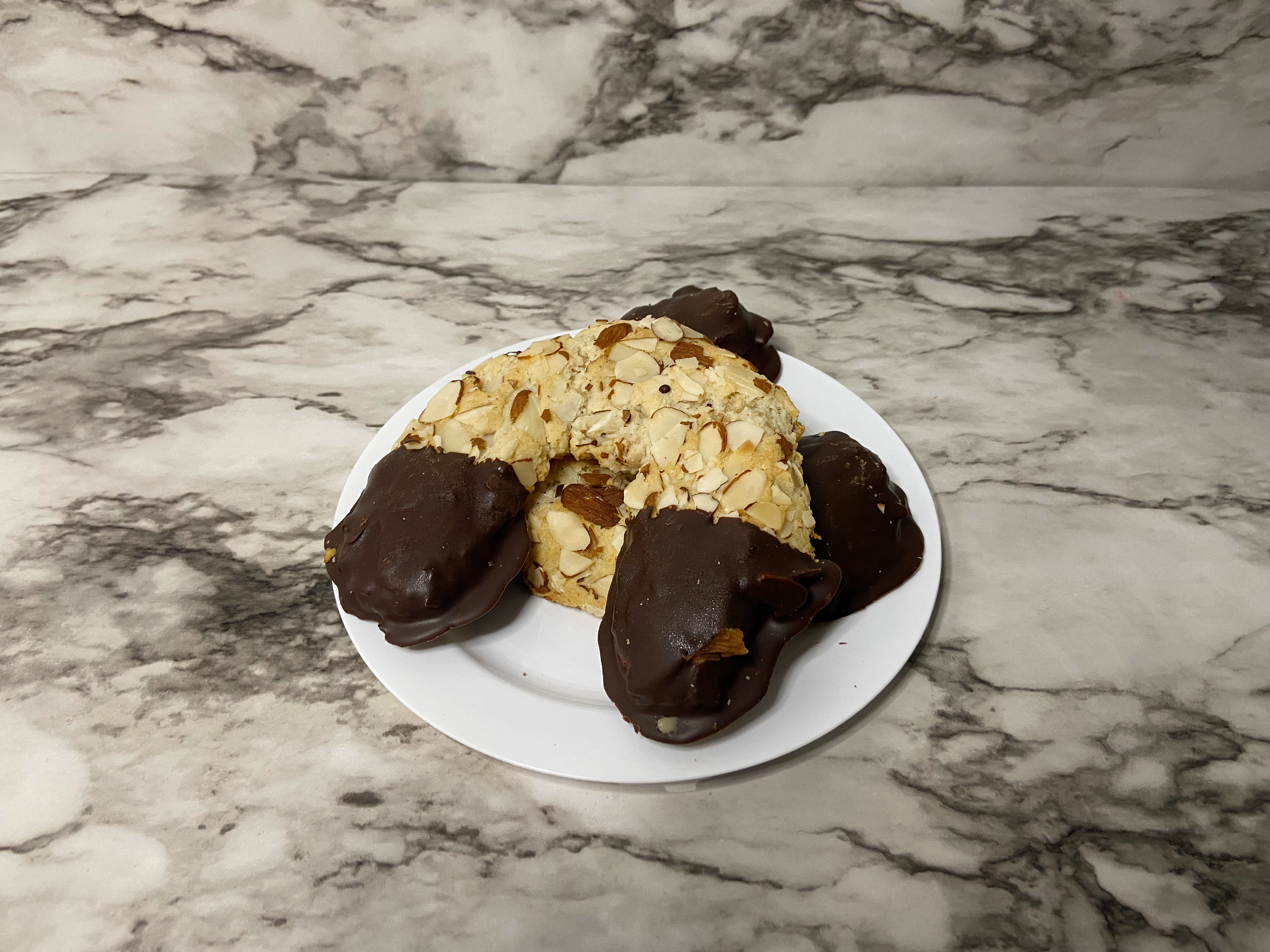 Almond Horn