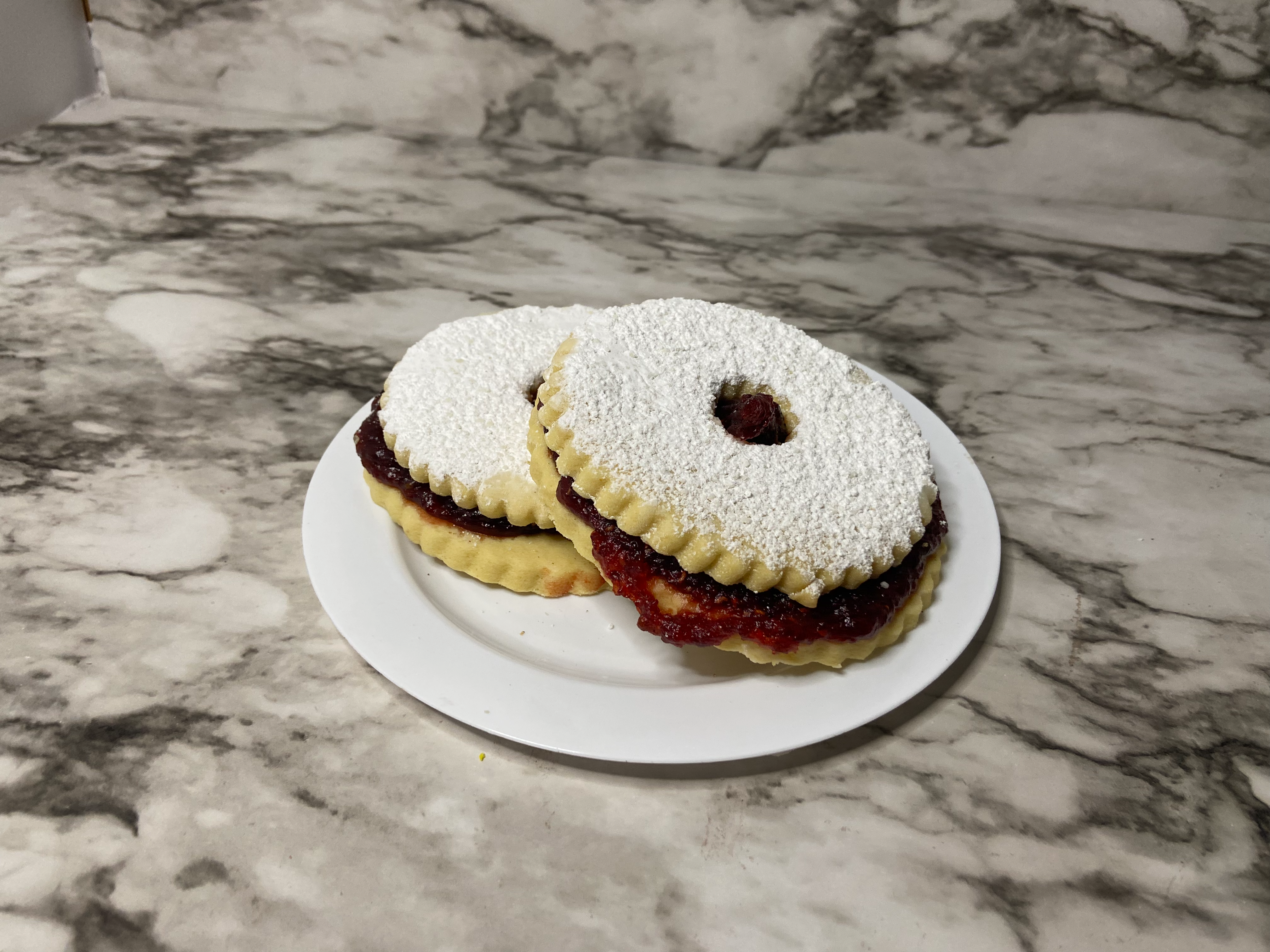 Linzer Tarts